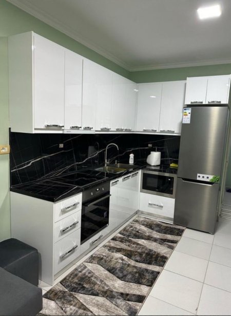 Tirane, jepet me qera apartament 1+1+Aneks+Ballkon Kati 5, 50 m² 450 € (Don Bosco)