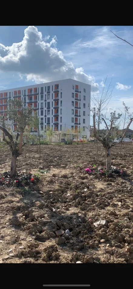 Tirane, jepet me qera apartament 2+1+Ballkon Kati 5, 100 m² 700 € (Rruga Ali Bakiu, Astir, perballe ish-sheshi Shqiponja)