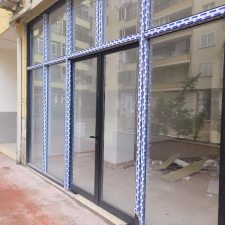 Tirane, shitet dyqan Kati 0, 330 m² (Astir) cmimi 2200 euro/m2