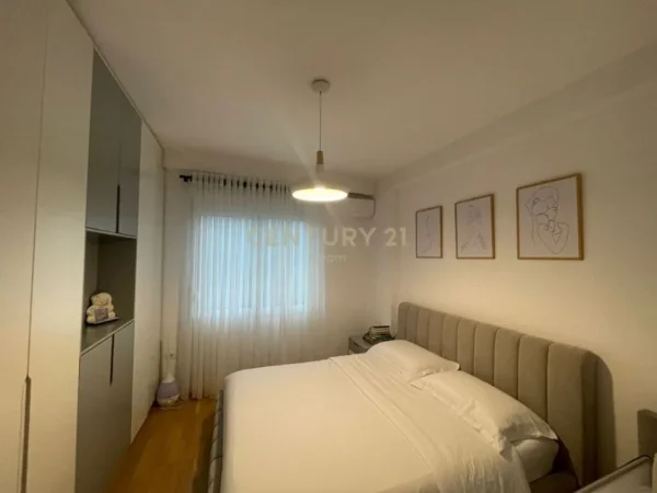 Tirane, shes apartament 2+1 Kati 5, 98 m² 249.000 € (Liqen i thate)