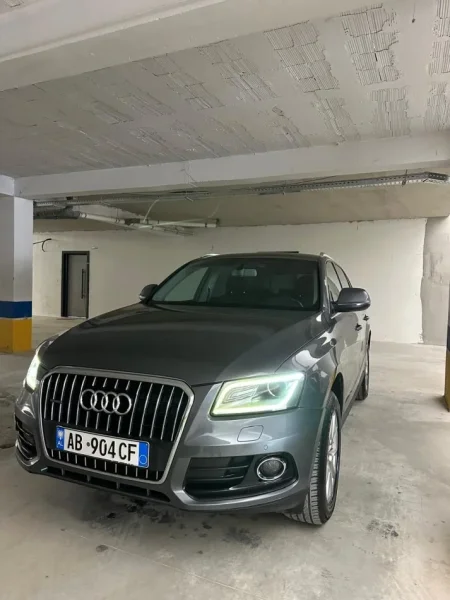 Tirane, shes makine Audi q5 Nafte, ulliri automatik Kondicioner 220.000 km 14.200 €