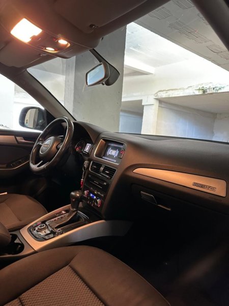 Tirane, shes makine Audi q5 Nafte, ulliri automatik Kondicioner 220.000 km 14.200 €