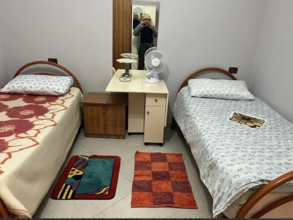 Tirane, Jepet me qera apartament 2+1+Ballkon Kati 2, 100 m² (Rruga Kavajes)
