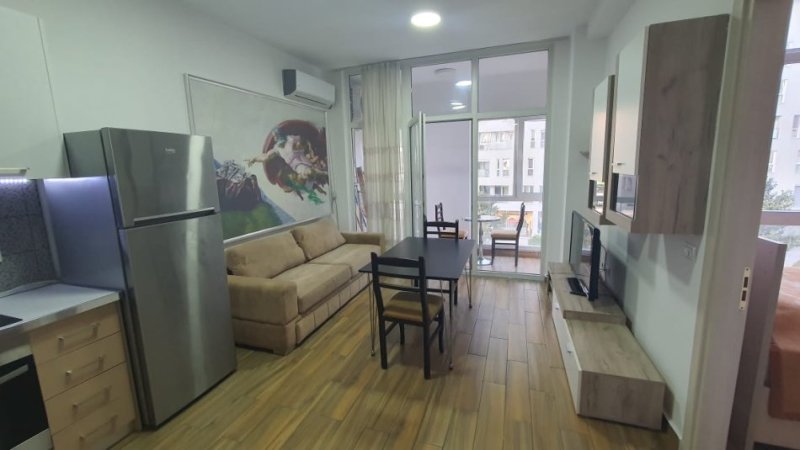 Tirane, jepet me qera apartament 1+1+Ballkon Kati 2, 50 m² 570 € (Komuna e Parisit,Rruga Tish Dahia)