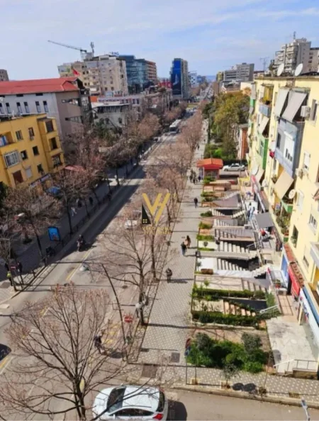 Tirane, shitet apartament 5+1+Ballkon Kati 4, 300 m² 927.000 € (RRUGA E DURRESIT)