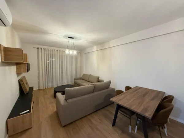 Tirane, jepet me qera apartament 2+1 Kati 3, 110 m² 750 € (Don Bosko)
