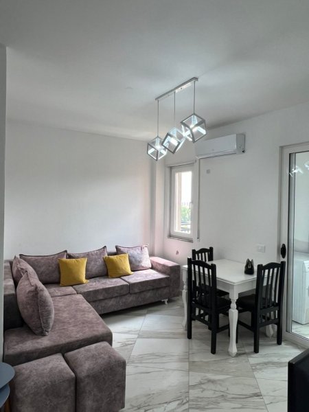 Tirane, jepet me qera apartament 1+1+Ballkon Kati 8, 65 m² 390 € (RRUGA SOKRAT MIHO ASTIR)