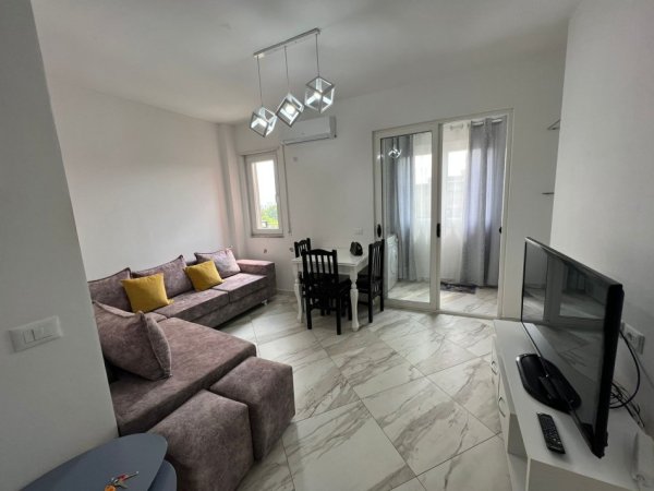 Tirane, jepet me qera apartament 1+1+Ballkon Kati 8, 65 m² 390 € (RRUGA SOKRAT MIHO ASTIR)
