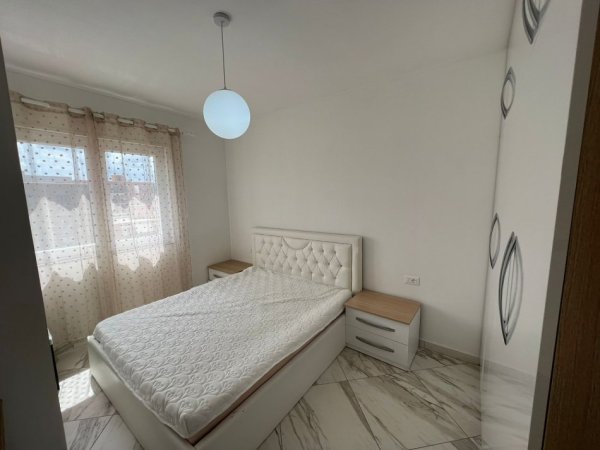Tirane, jepet me qera apartament 1+1+Ballkon Kati 8, 65 m² 390 € (RRUGA SOKRAT MIHO ASTIR)