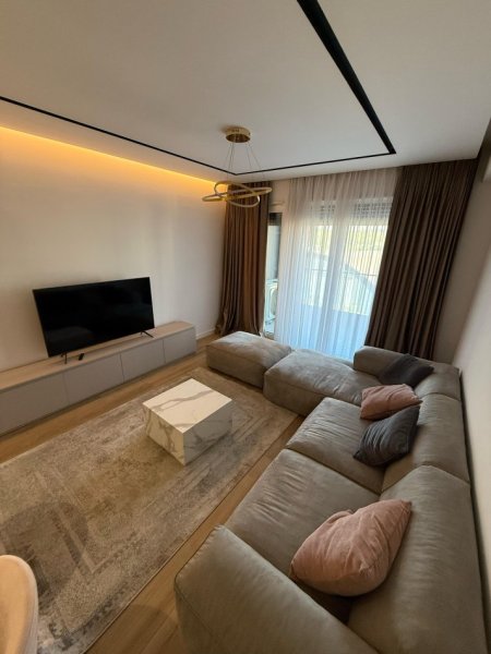 Tirane, jepet me qera apartament 2+1+Ballkon Kati 7, 125 m² 1.400 € (Komuna e Parisit)
