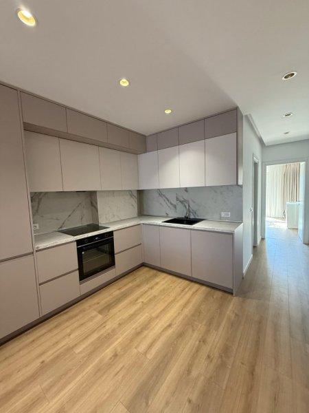 Tirane, jepet me qera apartament 2+1+Ballkon Kati 7, 125 m² 1.400 € (Komuna e Parisit)