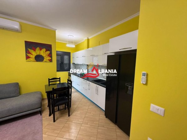 Tirane, jepet me qera apartament 2+1 , 95 m² 600 € 