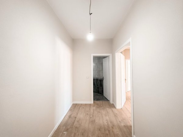 Tirane, jepet me qera apartament 2+1+Ballkon Kati 6, 80 m² 800 € (Qender)