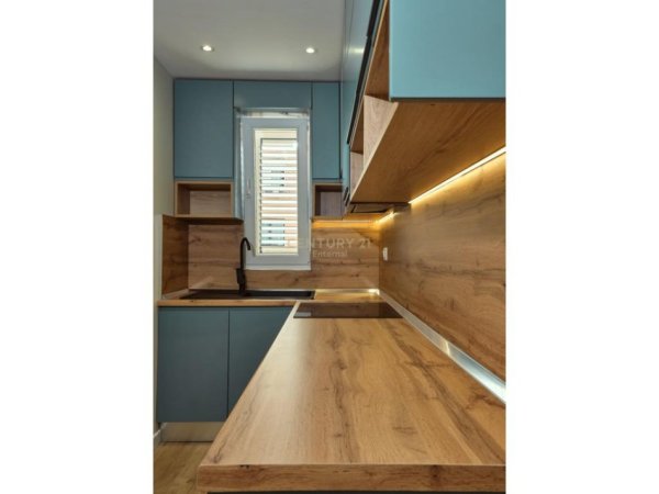 Tirane, shitet apartament 1+1 Kati 5, 44 m² 177.000 € (Bllok)