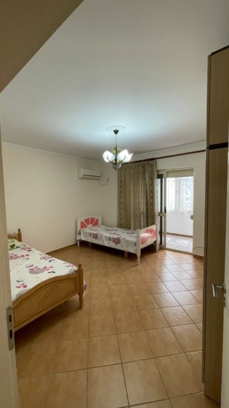 Tirane, jepet me qera apartament 2+1+Aneks+Ballkon Kati 4, 130 m² 600 € (Stadiumi Dinamo-Rruga Gjik Kuqali)