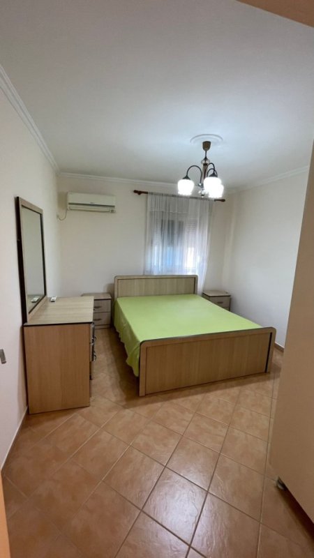 Tirane, jepet me qera apartament 2+1+Aneks+Ballkon Kati 4, 130 m² 600 € (Stadiumi Dinamo-Rruga Gjik Kuqali)