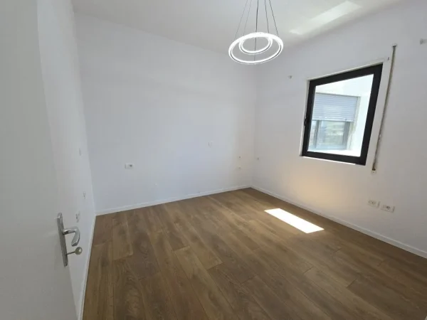 Tirane, shitet 2+1+Ballkon Kati 5, 76 m² 181.000 € (pazari i ri)