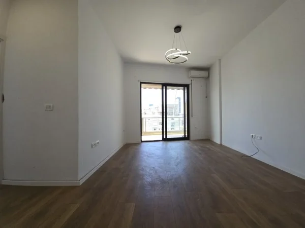 Tirane, shitet 2+1+Ballkon Kati 5, 76 m² 181.000 € (pazari i ri)