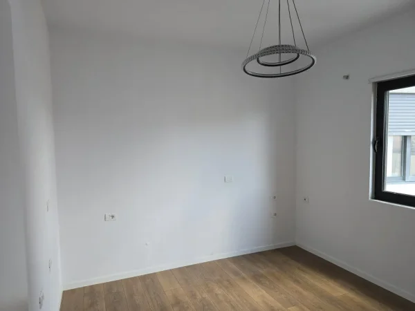 Tirane, shitet 2+1+Ballkon Kati 5, 76 m² 181.000 € (pazari i ri)