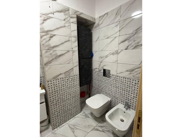 Tirane, jepet me qera apartament 2+1 Kati 4, 81 m² 750 € (Kopshti Botanik Zoologjik)
