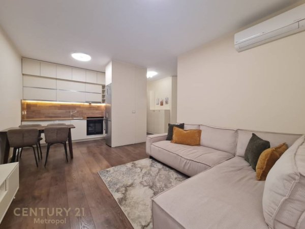 Tirane, jepet me qera apartament 1+1 Kati 3, 75 m² 900 € (QENDER)