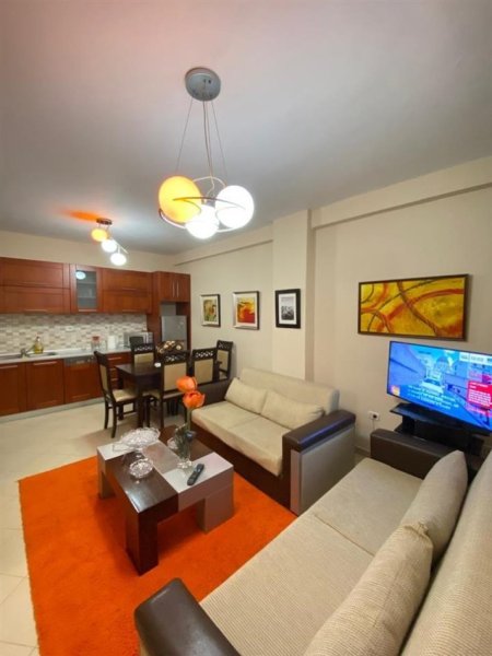 Tirane, jepet me qera apartament 2+1 Kati 3, 93 m² 550 € (Condor Center, tek Globi)