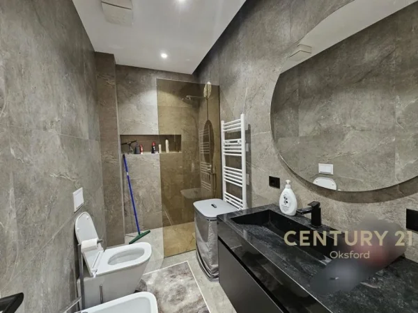 Tirane, shes Vile , 234 m² 600.000 € (Selitë)