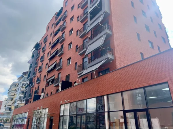 Tirane, shitet apartament 2+1+Ballkon Kati 2, 112 m² 95.000 € (Bulevardi blu)