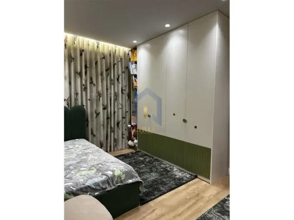 Tirane, shes 2+1+Ballkon Kati 7, 112 m² 252.900 € (Xhanfize Keko)