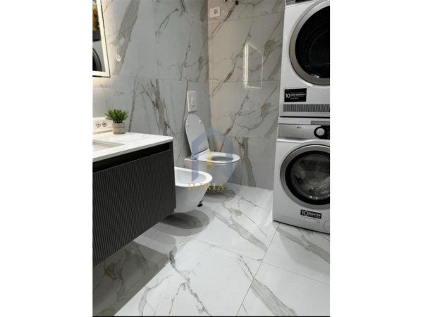 Tirane, shes 2+1+Ballkon Kati 7, 112 m² 252.900 € (Xhanfize Keko)