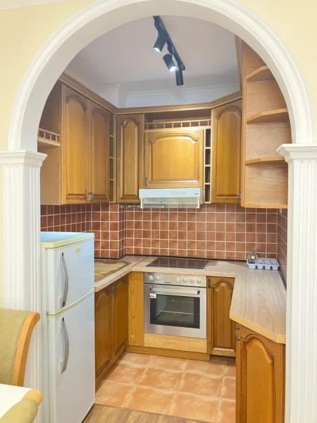 Tirane, jepet me qera apartament 1+1 Kati 2, 68 m² 600 € (JEPET ME QERA APARTAMENT 1+1 NE XHAMLLIK)