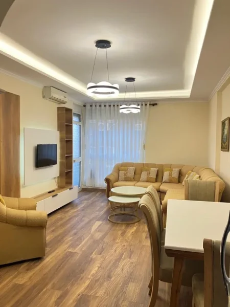 Tirane, jepet me qera apartament 1+1 Kati 2, 68 m² 600 € (JEPET ME QERA APARTAMENT 1+1 NE XHAMLLIK)