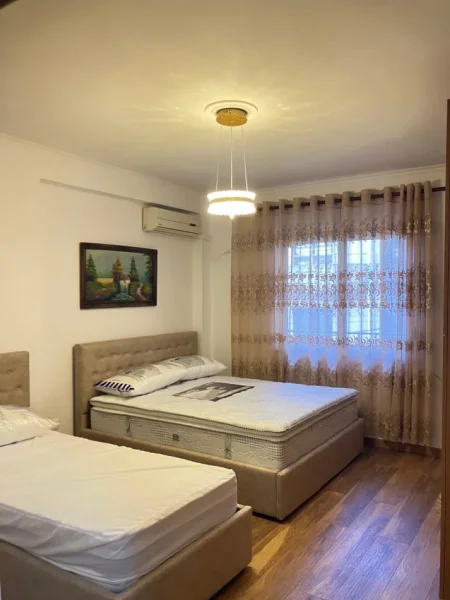 Tirane, jepet me qera apartament 1+1 Kati 2, 68 m² 600 € (JEPET ME QERA APARTAMENT 1+1 NE XHAMLLIK)