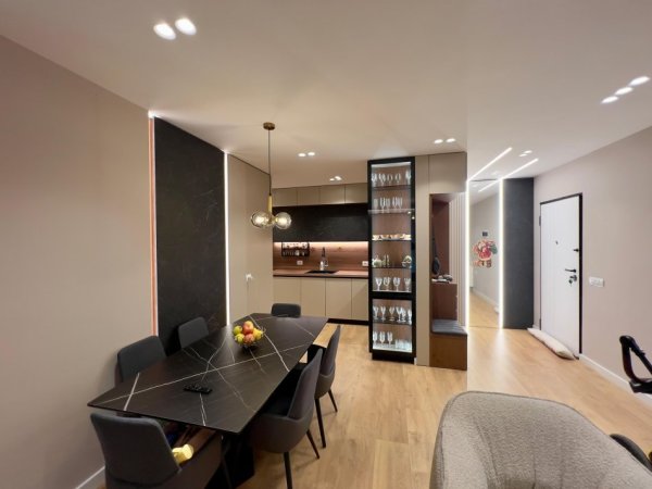 Tirane, shitet apartament 2+1+Ballkon Kati 1, 86 m² 210.000 € (ish fusha e aviacionit)