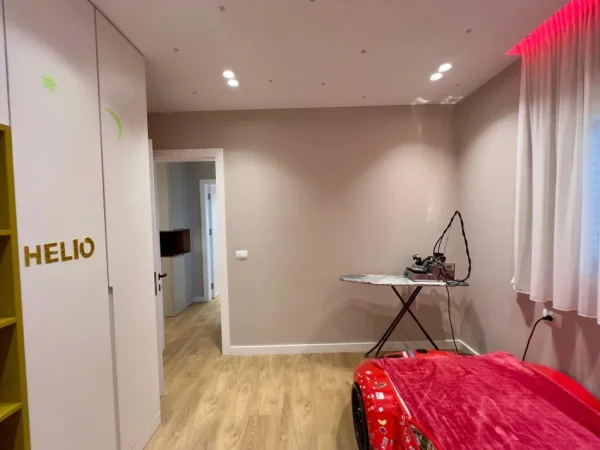 Tirane, shitet apartament 2+1+Ballkon Kati 1, 86 m² 210.000 € (ish fusha e aviacionit)