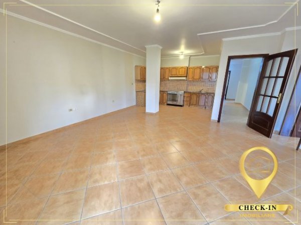 Tirane, jepet me qera zyre Kati 3, 177 m² 1.800 € (Sheshi Wilson)