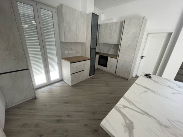 Tirane, jepet me qera Vile 2+1 , 240 m² 2.500 € (Teg)