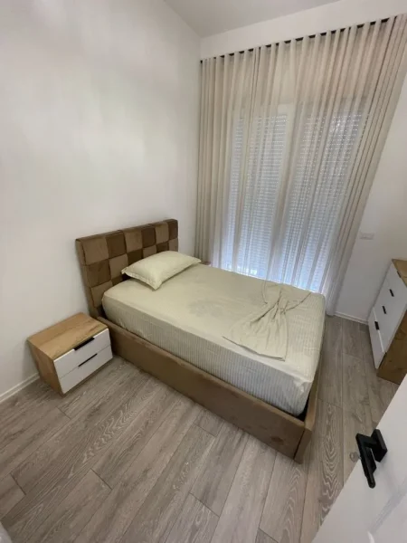 Tirane, jepet me qera Vile 2+1 , 240 m² 2.500 € (Teg)