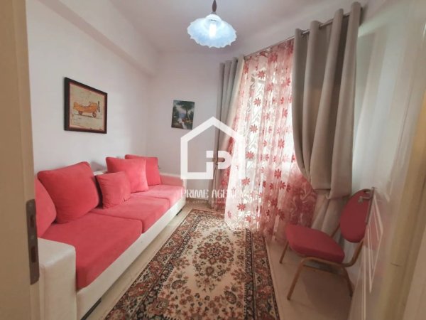 Pogradec, jepet me qera apartament 3+1+Ballkon Kati 7, 125 m² 50 € (POGRADEC)
