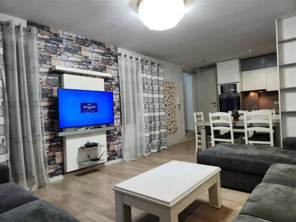 Tirane, jepet me qera apartament 2+1 Kati 3, 95 m² 550 € (Kodra e Diellit rr. Bill Klinton)