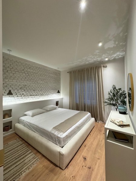 Tirane, jepet me qera apartament 2+1 Kati 2, 65 m² 1.000 € (myslym shyr)