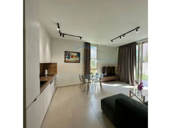 Vlore, shitet Vile 2+1+Ballkon , 780.000 € (Green Coast)