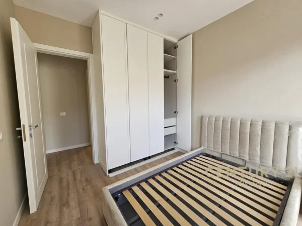Tirane, shes apartament 2+1+2+POST PARKIMI , 111 m² 320.000 € (Liqeni i Thatë)