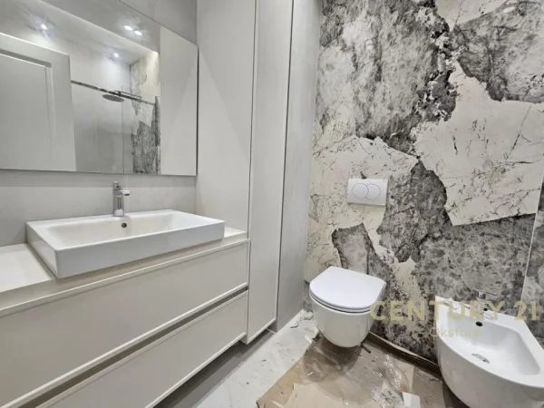 Tirane, shes apartament 2+1+2+POST PARKIMI , 111 m² 320.000 € (Liqeni i Thatë)