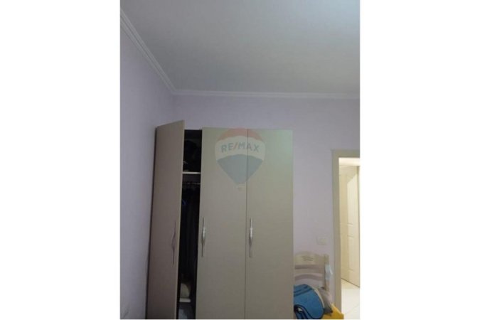 Tirane, jepet me qera apartament 1+1 , 65 m² 300 € (Astir)