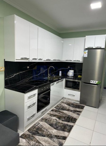Tirane, jepet me qera apartament 1+1+Aneks Kati 5, 50 m² 450 € (Don Bosko , Viva Market)