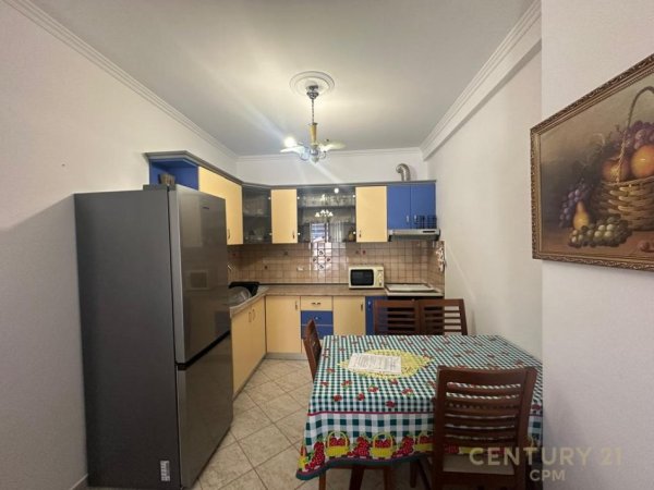 Tirane, jap me qera apartament 2+1+2 , 113 m² 700 € (Komuna e Parisit)