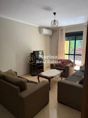 Tirane, jepet me qera apartament 3+1 Kati 2, 120 m² 550 € (Rruga 5 Maji)