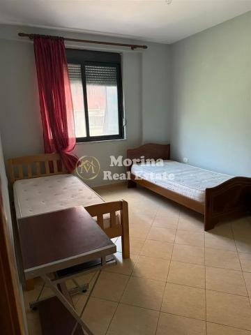 Tirane, jepet me qera apartament 3+1 Kati 2, 120 m² 550 € (Rruga 5 Maji)