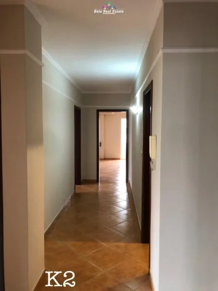 Tirane, jepet me qera zyre Kati 4, 180 m² 1.800 € (SHESHI WILLSON)